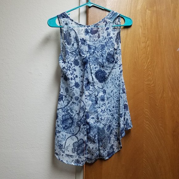 Converse Hi-Lo Floral Blouse - Picture 2 of 4